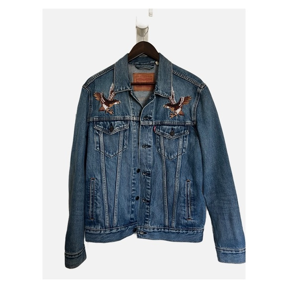 Levi’s Special Edition Japan Themed Embroidered Denim Jacket Medium - Picture 3 of 9